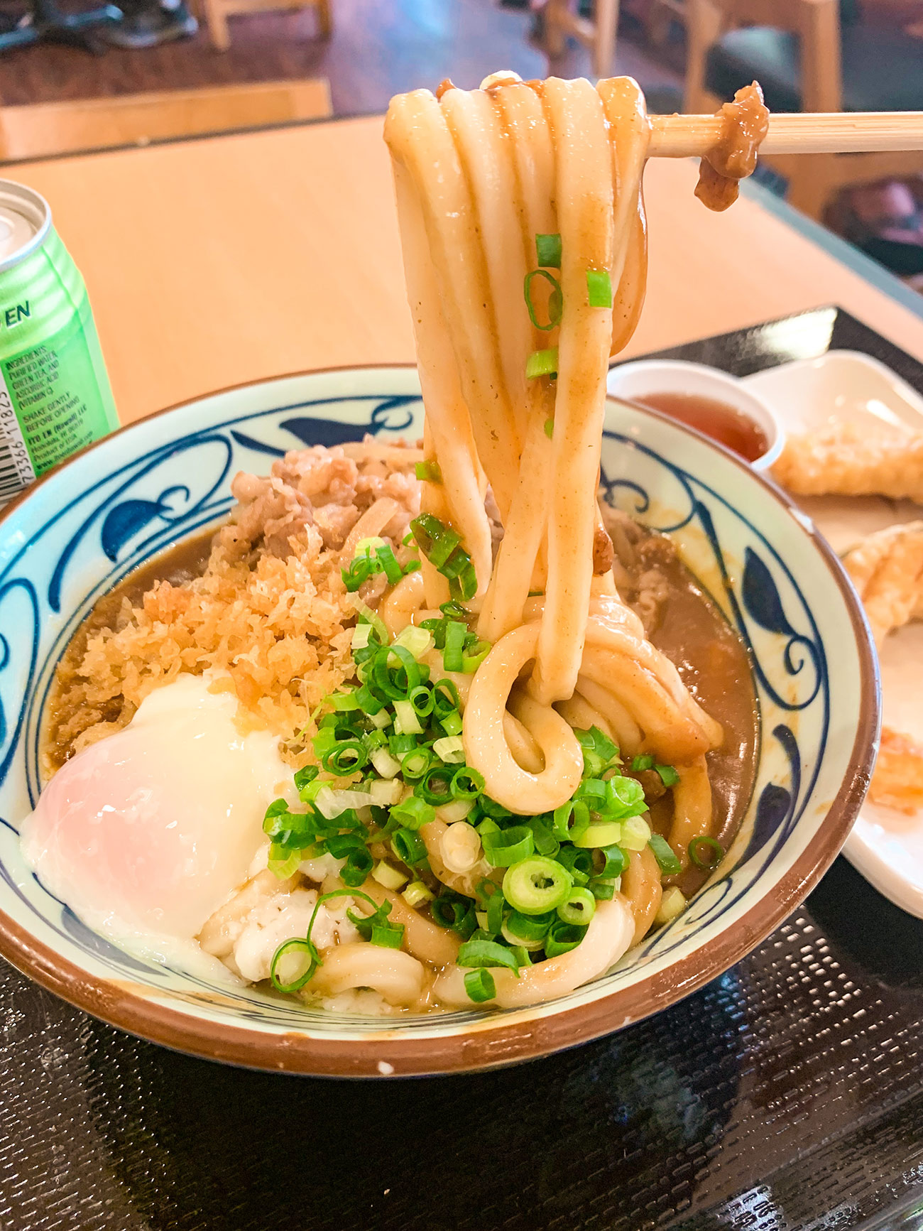 cheap places to eat in waikiki - Marukame Udon