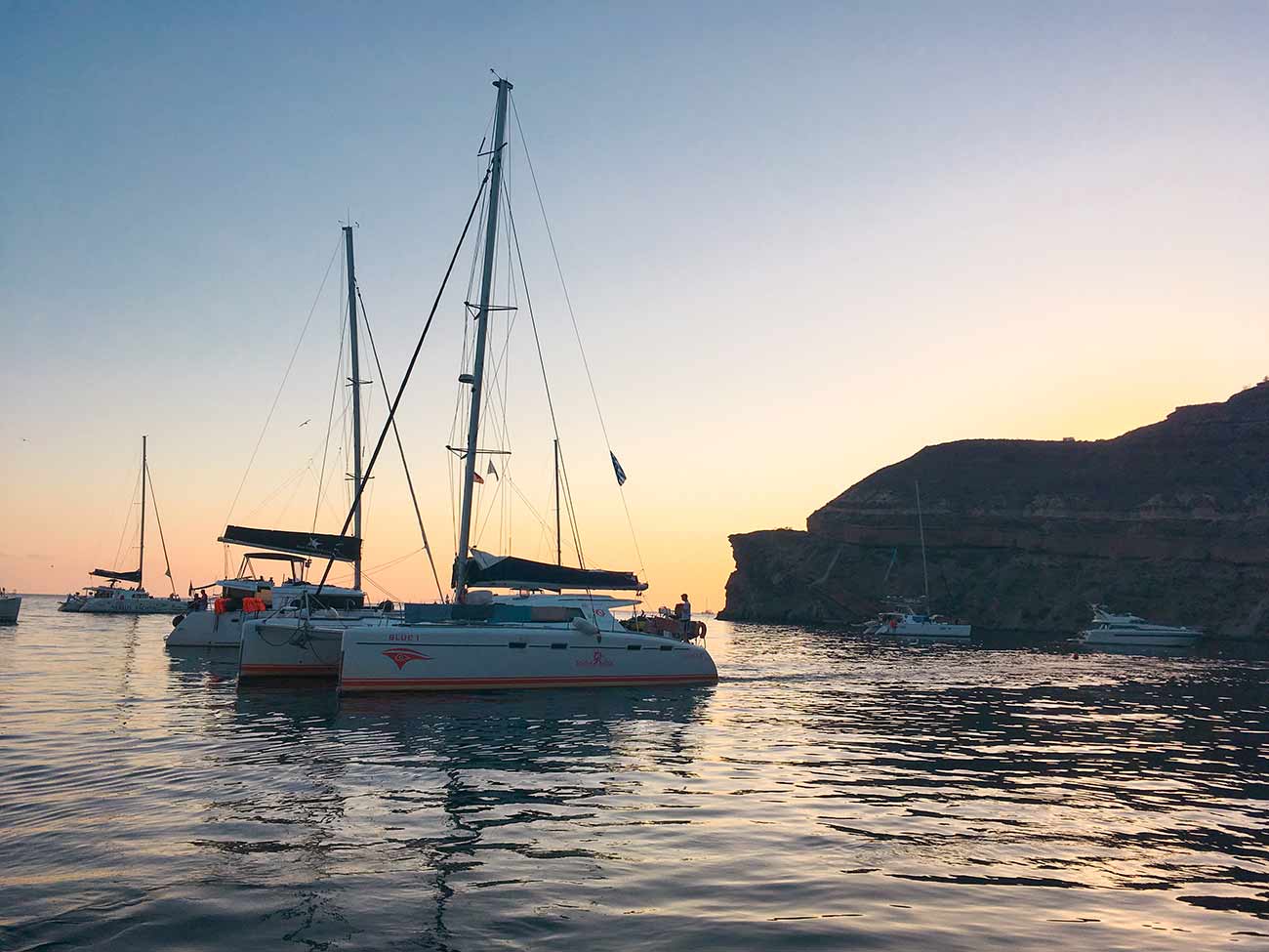 itinerary of Greece, santorini catamaran tour